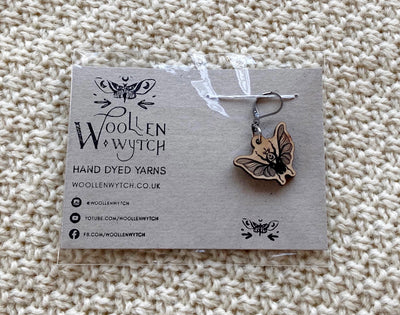 a wooden stitch marker bulb clip scarab beetle